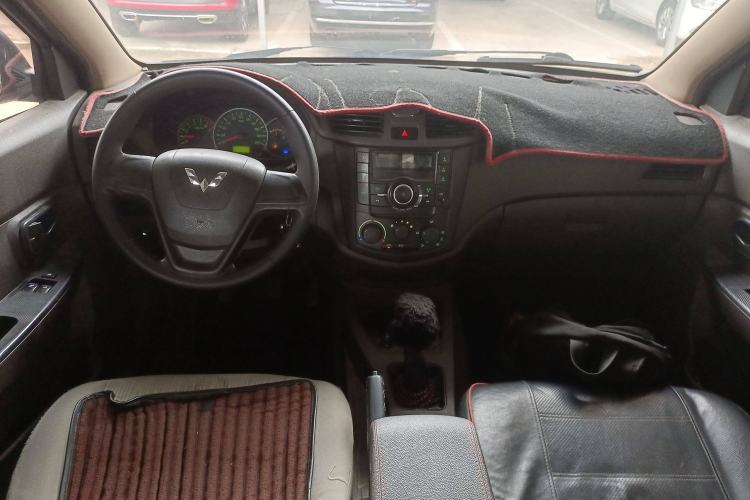 Used Wuling Hongguang 2015 1.2L S Base Model China V Standard
