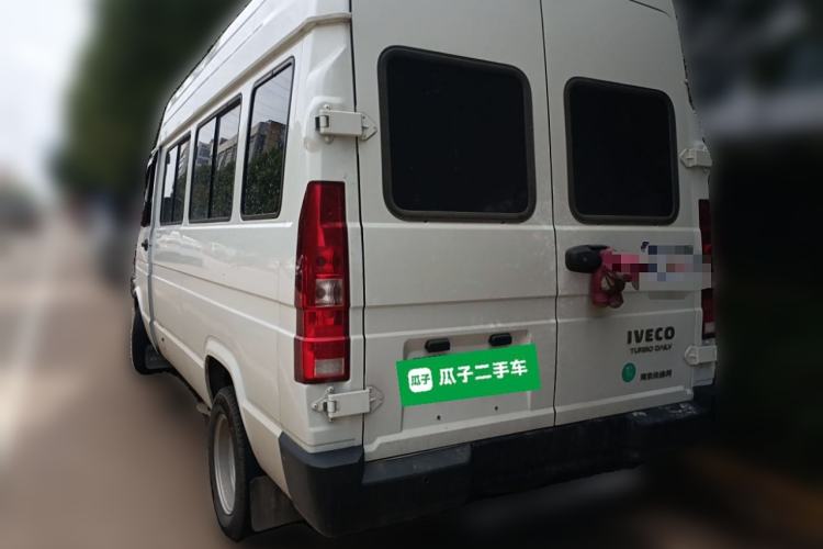 Used Iveco Daily 2023 2.5T A37M1 Long Wheelbase Mid-Height Dual-Tire Side-Sliding Doors 5–9 Seats
