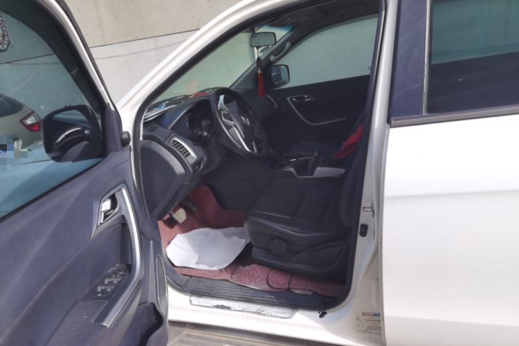 Used JMC Yusheng S350 2013 2.4T Automatic 2WD Diesel Luxury Edition 5 Seats