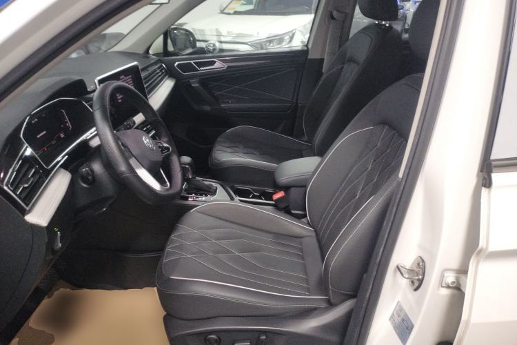 Used Volkswagen Tiguan L 2023 330TSI Automatic Two-Wheel Drive Smart Edition
