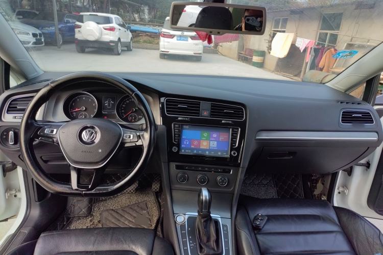 Used Volkswagen Golf 2015 1.4TSI Automatic Luxury Model
