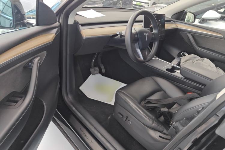 Used Tesla Model Y 2022 Rear-Wheel-Drive Version
