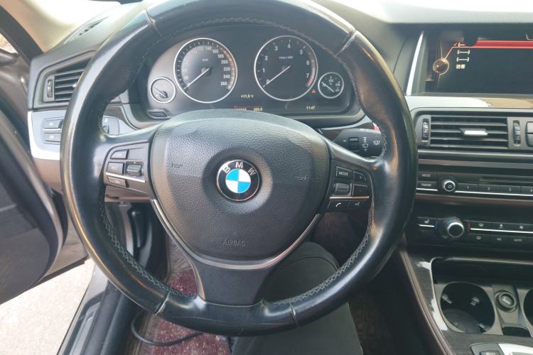 Used BMW 5 Series 2014 525Li Luxury Design Package
