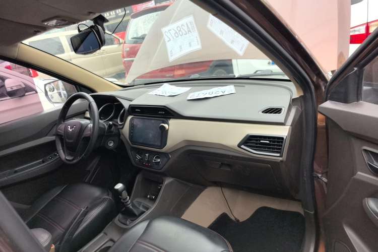 Used Wuling Hongguang 2019 1.5L S Standard Version China VI LAR
