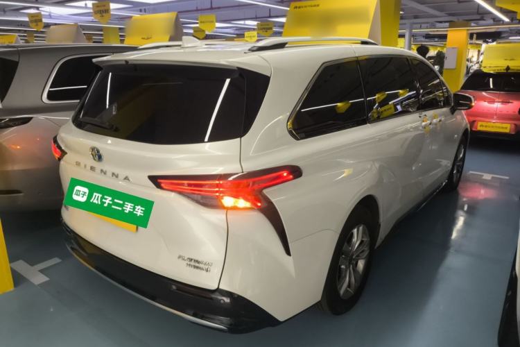 Used Toyota Sienna 2021 2.5L Hybrid Platinum Edition