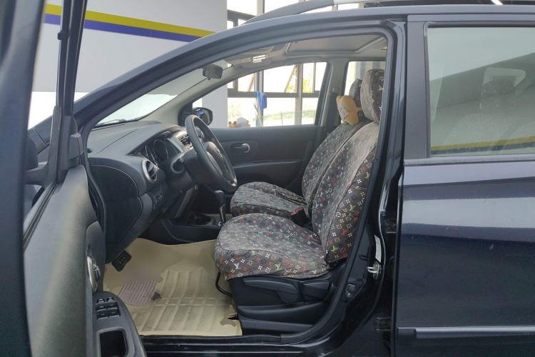 Used Nissan Livina 2013 1.6XL CVT Luxury Edition
