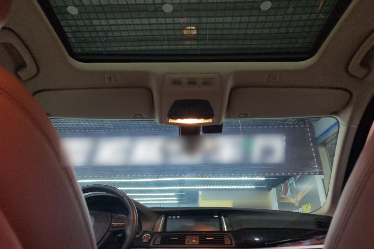 Used BMW 5 Series 2014 525Li Leading Model
