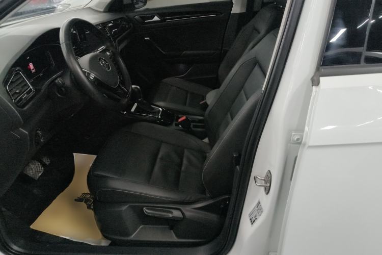 Used Volkswagen T-ROC 2021 280TSI DSG Two-Wheel Drive Comfort Connect Edition
