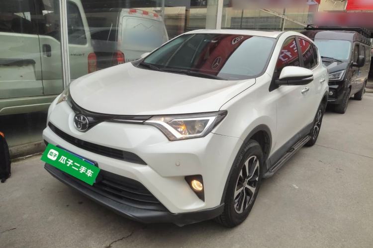Used Toyota RAV4 2016 2.0L CVT Two-Wheel Drive Fashion Edition China V Standard