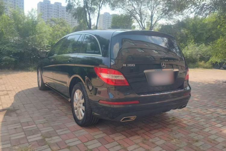 Used Mercedes-Benz R-Class 2011 R 300 L Luxury Model