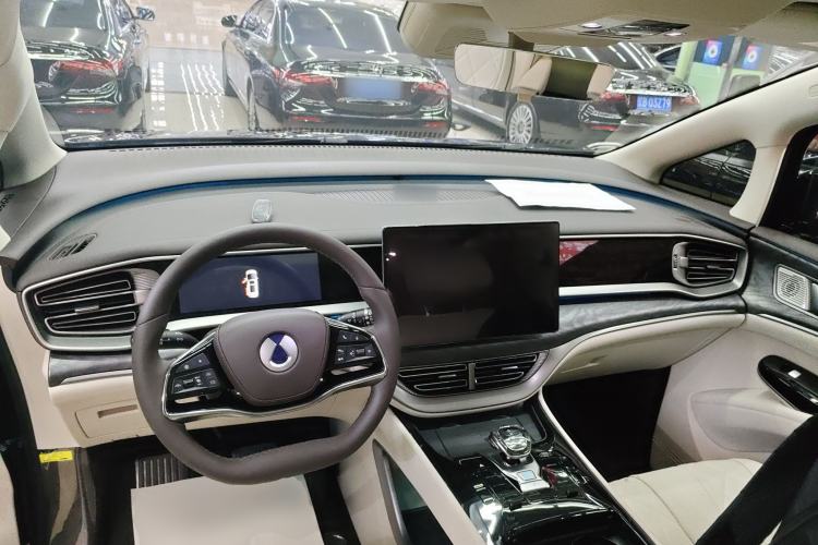 Used Denza D9 2024 DM-i 980 Four-Wheel Drive Prestige Model
