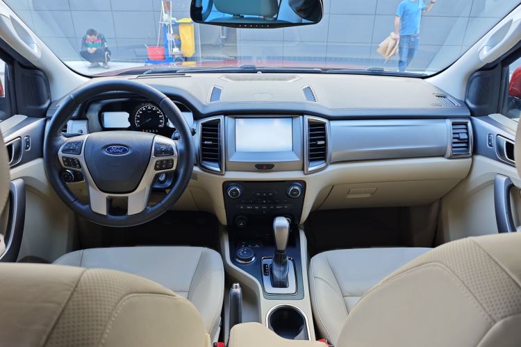 Used Ford Everest 2016 2.0T Gasoline Automatic 4x4 Luxury Edition
