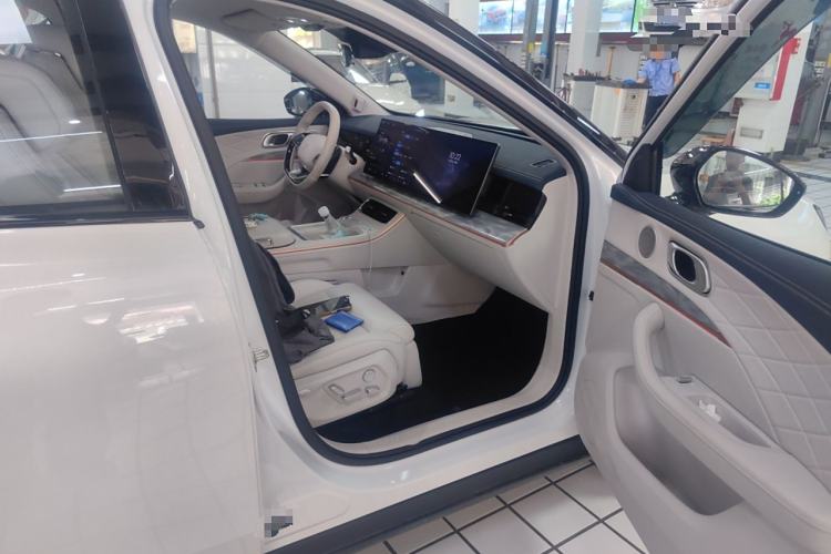 Used NETA L 2024 Extended-Range 310 Flash-Charge Red Edition
