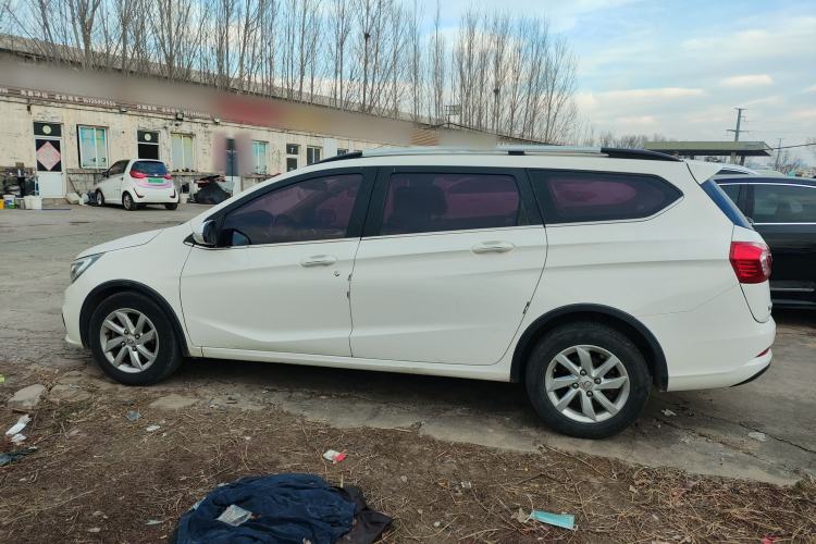 Used Baojun 310W 2017 1.5L Manual Fashion Model China V
