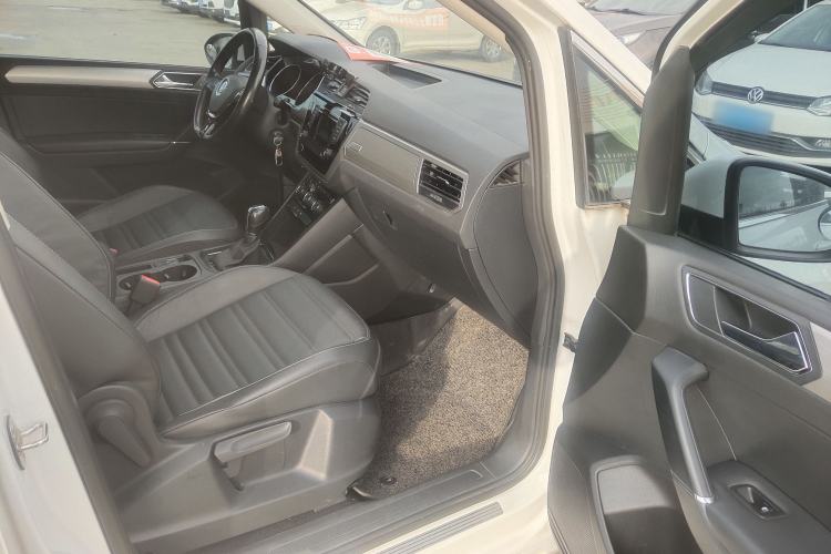 Used Volkswagen Touran 2016 Volkswagen Touran L 280TSI DSG Comfort Edition
