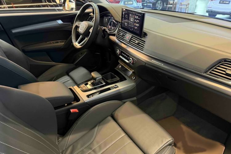 Used Audi Q5L 2022 40T Fashionable and Dynamic Model
