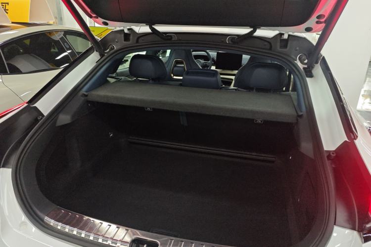 Used Zeekr 001 2025 WE Edition 100 kWh Rear-Wheel Drive