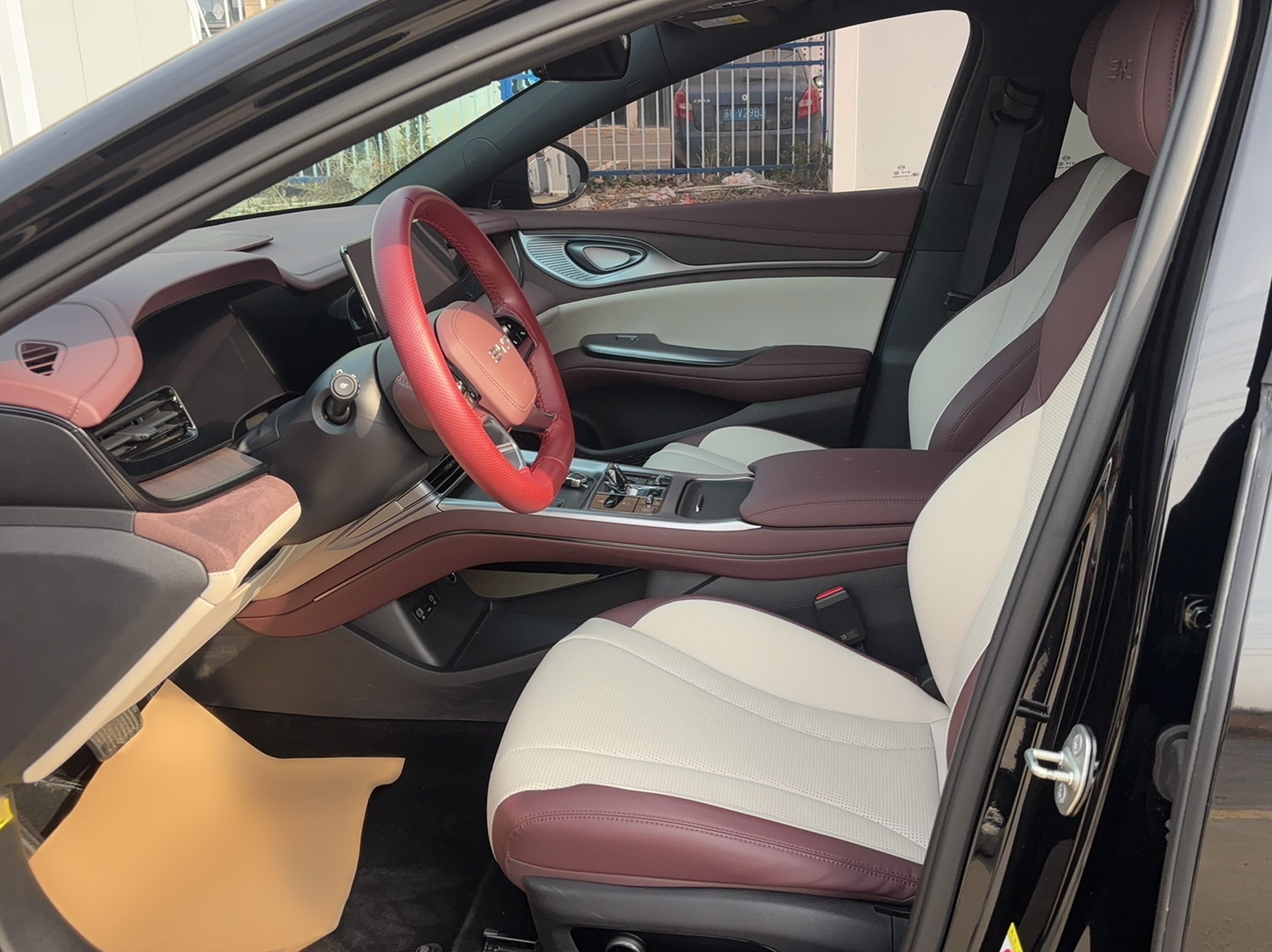 Переднее сиденье в автомобиле