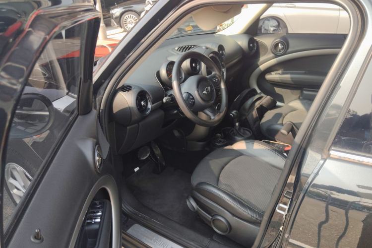 Used  Countryman 2014 1.6L COOPER Fun
