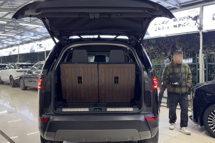 Used Land Rover Discovery 2017 3.0 SC V6 SE
