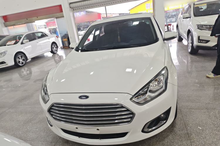 Used Ford Escort 2015 1.5L Manual Fashion Edition
