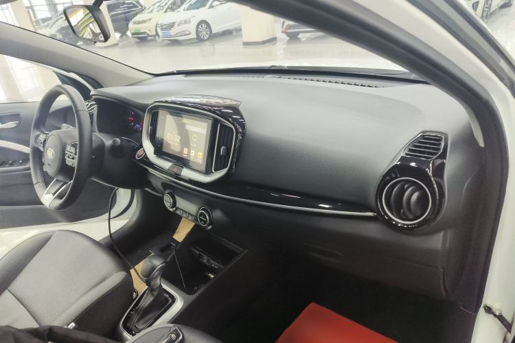 Used Kia kx1 Stonic 2021 1.4L CVT Fun & Sunroof Model
