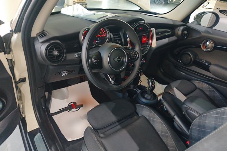 Used  MINI 2018 1.5T COOPER Classic Edition
