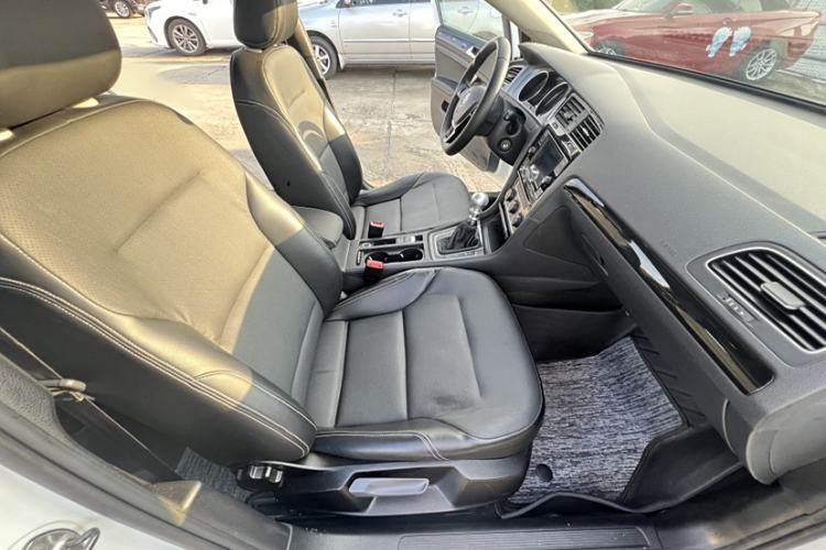 Used Volkswagen Golf 2015 1.6L Automatic Comfort Model
