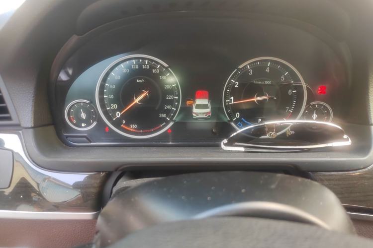 Used BMW 5 Series 2014 525Li Luxury Design Package
