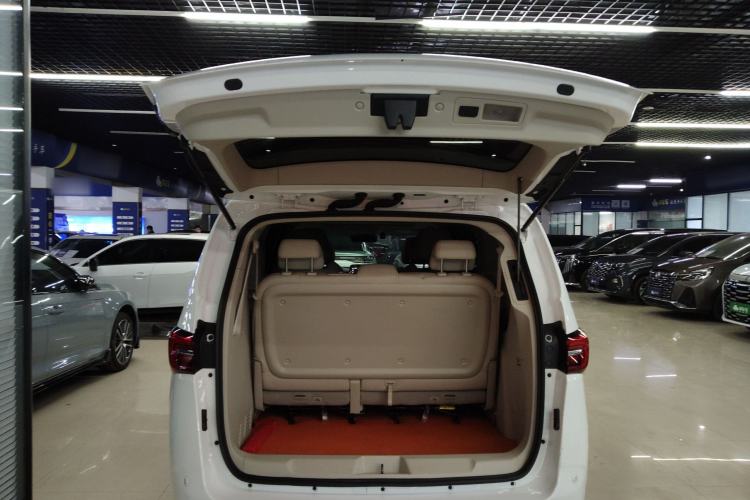 Used Buick GL8 2022 Land Executive Class 652T Prestige Model