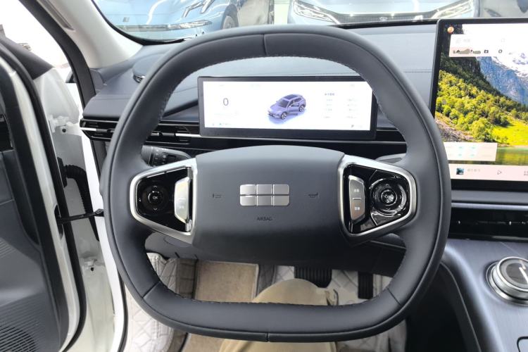 Used  E5 2024 440km Launch Edition
