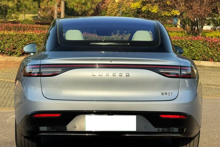 Used Hima Luxeed S7 2024 Max
