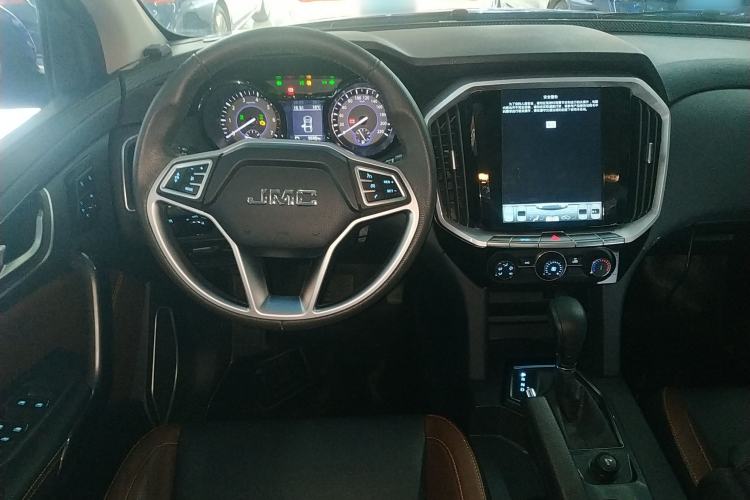 Used JMC Yuhu 7 2017 2.0T Gasoline Automatic 4x4 Luxury Edition JX4G20A5L
