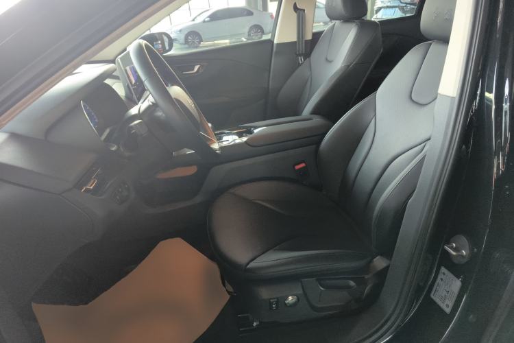 Used Hongqi E-QM5 2022 431 km Charge & Enjoy Edition