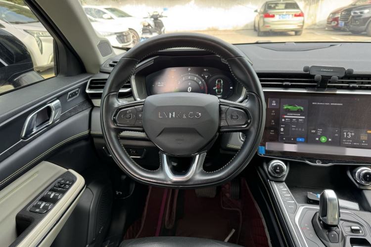 Used Lynk & Co 05 2022 2.0T Two-Wheel Drive Shine Halo
