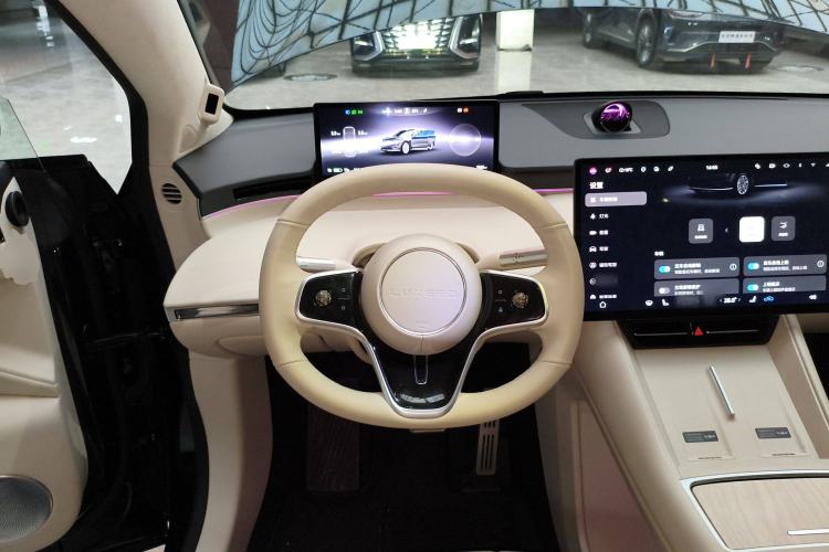 Used Hima Luxeed R7 2024 All-Electric 736 km Ultra
