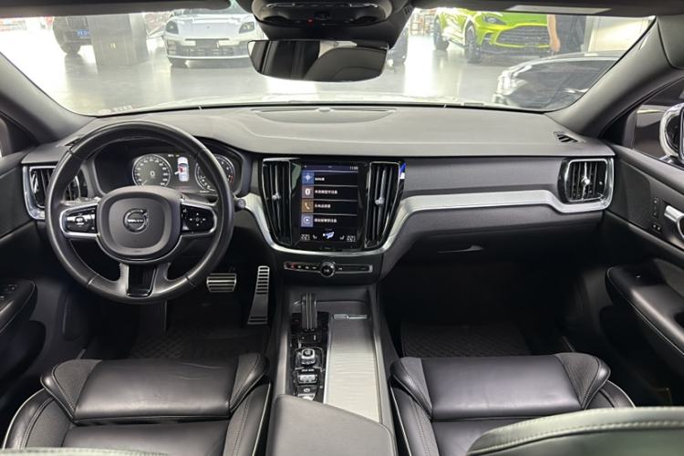 Used Volvo V60 2021 B5 Zhiyuan Sport Edition
