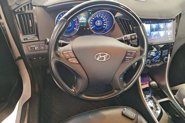 Used Hyundai Sonata 2014 2.4L Automatic Luxury Version China IV Standard
