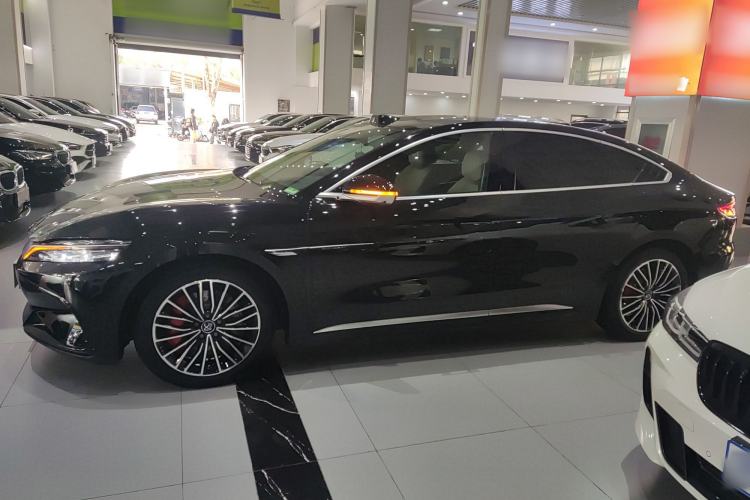 Used BYD Han 2025 EV with 701 km of Laser Radar-Enabled Intelligent Driving
