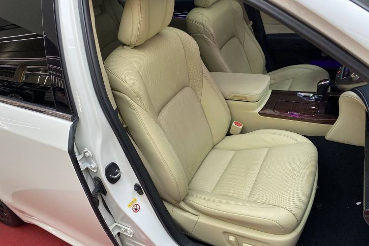 Used Toyota Crown 2015 2.0T Fashion Edition
