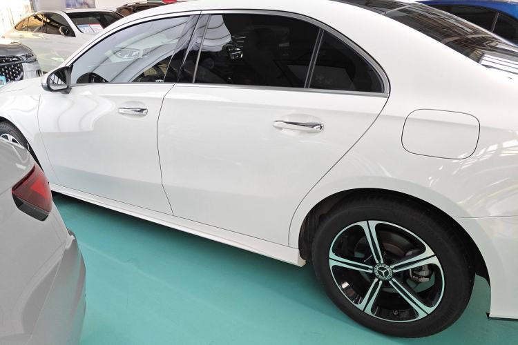 Used Mercedes-Benz A-Class 2022 Revised Version A 200 L Sport Sedan Fashionable Style
