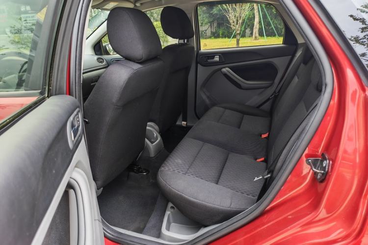 Used Ford Focus 2012 Hatchback Classic 1.8L Automatic Base Model
