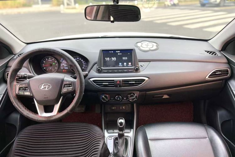 Used Hyundai Celesta 2017 1.6L Automatic Enjoyment Version GLS