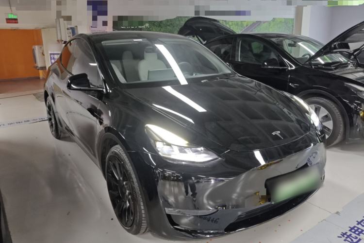 Used Tesla Model Y 2022 Long-Range All-Wheel-Drive Version
