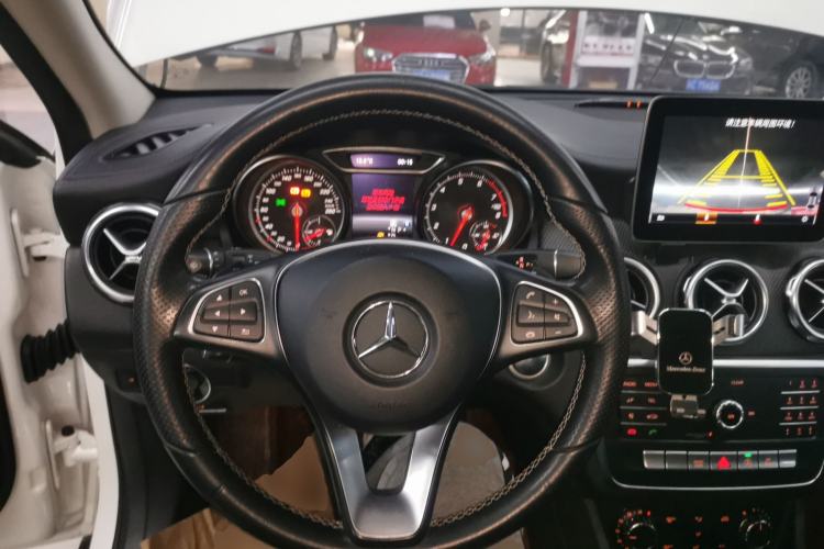 Used Mercedes-Benz GLA 2018 GLA 200 Fashion Model
