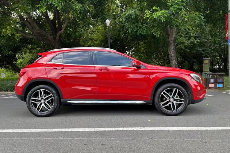 Used Mercedes-Benz GLA 2015 GLA 220 4MATIC Fashion Model
