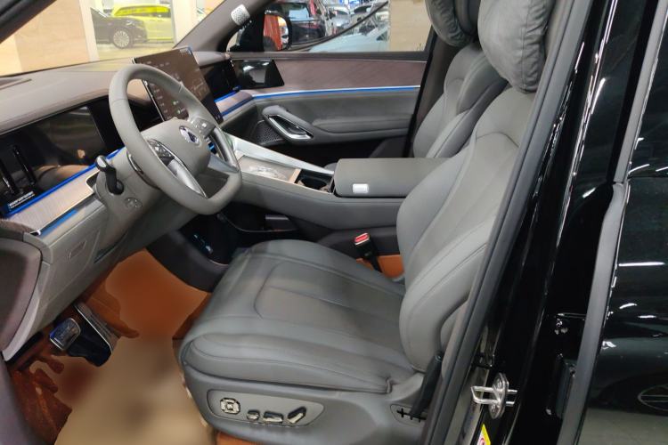 Used Denza N9 2025 Prestige Version
