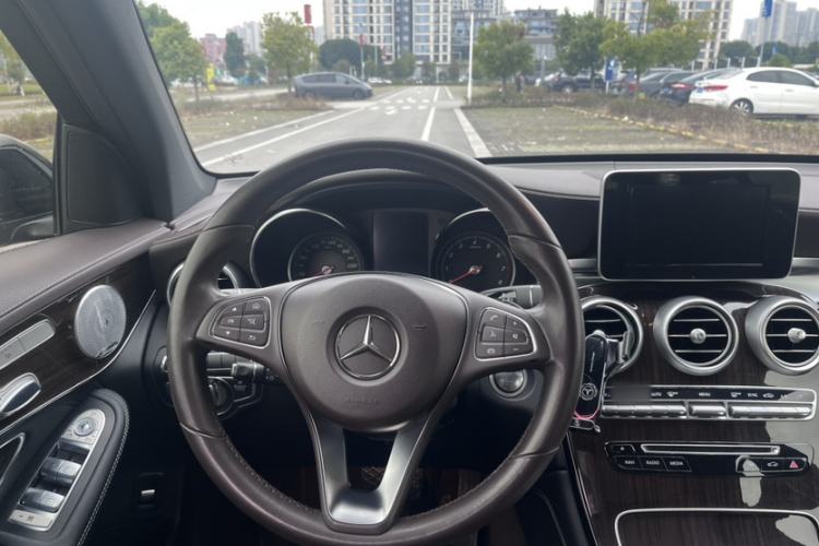 Used Mercedes-Benz GLC 2017 GLC 260 4MATIC Luxury Model