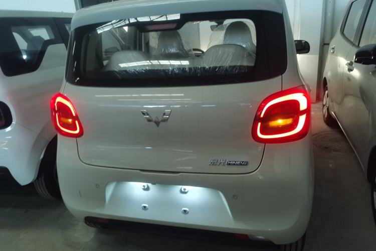 Used Wuling Hongguang MINIEV 2025 Four-Door Version Advanced Edition

