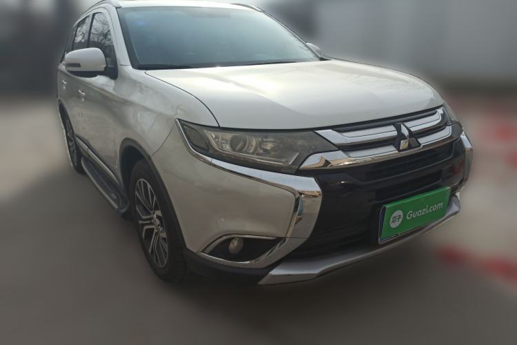 Used Mitsubishi Outlander 2018 2.0L Two-Wheel Drive Glory Edition 5 Seats